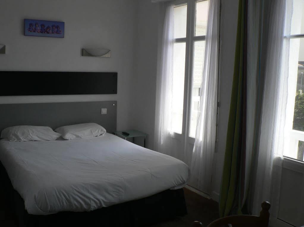 Hotel Les Alizes Biarritz Buitenkant foto